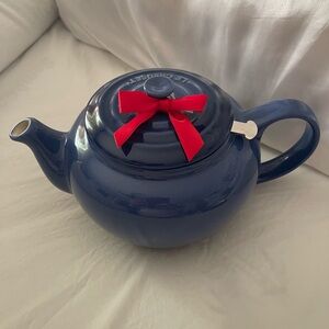 Le Creuset Navy Teapot with Diffuser New